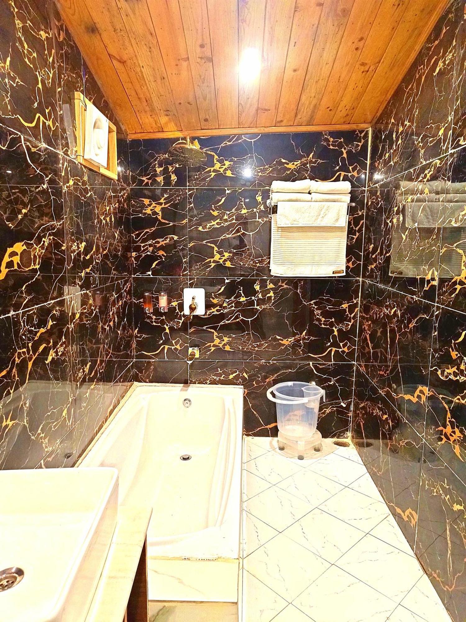 Aaroham Resort Shimla ! Luxury Cottage By Aamod Group 객실 사진